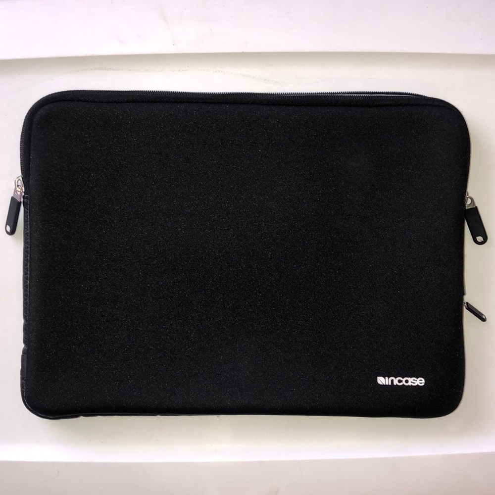 Incase laptop sleeve